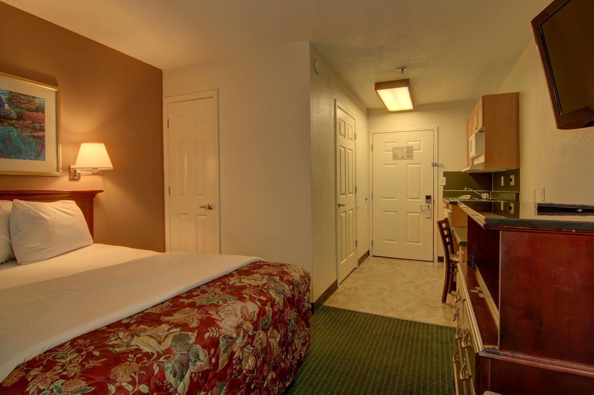 Intown Suites Extended Stay Atlanta Ga - Снеллвилл Экстерьер фото